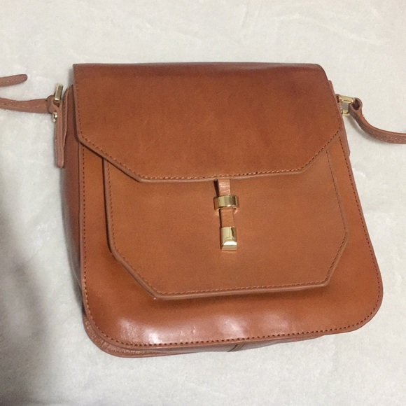 Vince Camuto Handbags - Vince Camuto Crossbody Bag Camel Color NWT